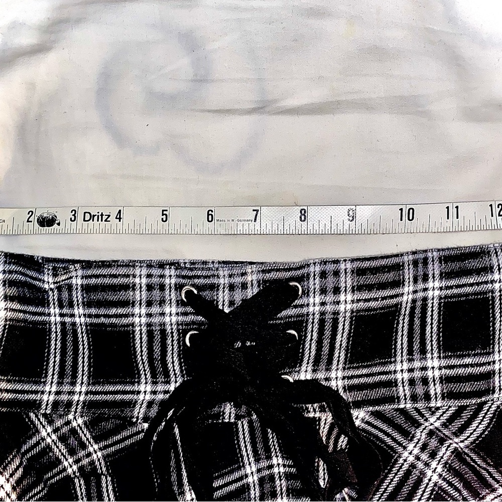 PLAID MINI SKIRT | Black and White Faux Corset Lace-Up Waist | Women’s Size 4 - Picture 12 of 15